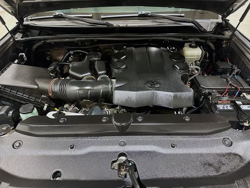 Used 2020 Toyota 4Runner SR5 Premium w/ Moonroof Package image 38