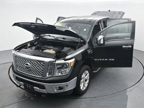 Used 2016 Nissan Titan SL image 41