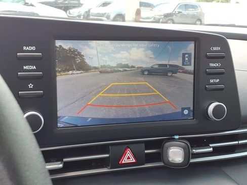 Used 2023 Hyundai Elantra SEL FWD image 18