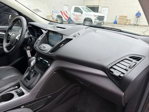 Used 2016 Ford Escape SE w/ SE Chrome Package FWD image 27