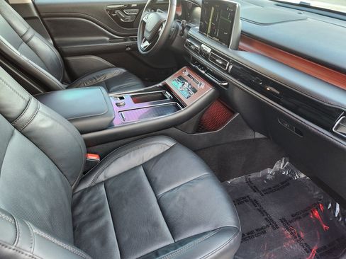 Used 2022 Lincoln Aviator Reserve w/ Equipment Group 201A image 13