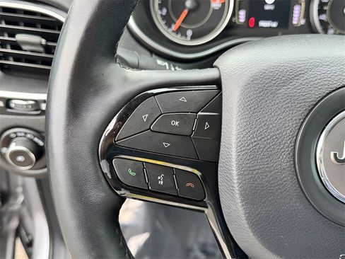 Used 2021 Jeep Cherokee Latitude Plus image 15