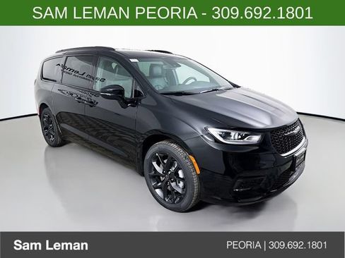 New 2026 Chrysler Pacifica Select w/ S Appearance Package AWD/4WD image 1