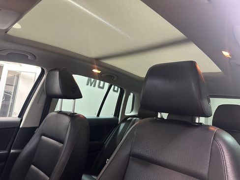 Used 2016 Volkswagen Tiguan SE image 18