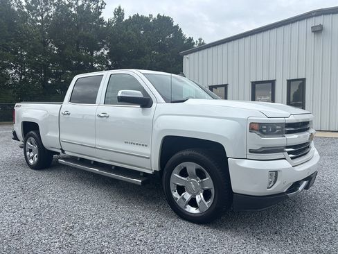 Used 2016 Chevrolet Silverado 1500 LTZ Z71 w/ LTZ Plus Package AWD/4WD image 3