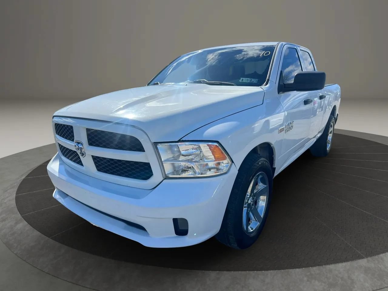 Used 2017 RAM 1500 Express AWD/4WD image 1
