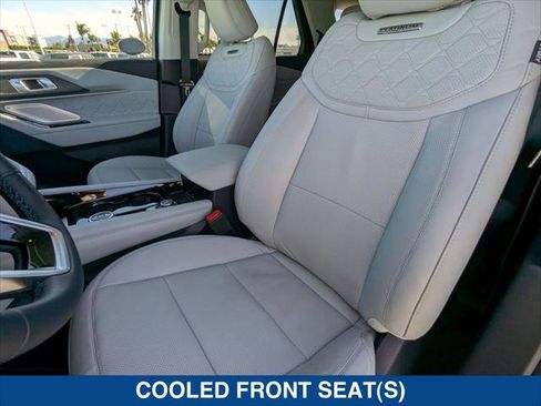 Used 2025 Ford Explorer Platinum w/ Ultimate Package image 21