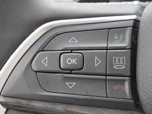 Used 2023 Jeep Grand Cherokee Limited AWD/4WD image 12