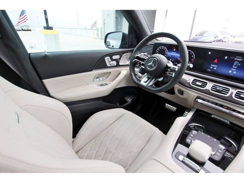 Used 2025 Mercedes-Benz GLS 63 AMG 4MATIC image 7