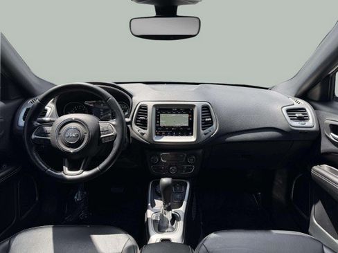 Used 2021 Jeep Compass Latitude AWD/4WD image 9