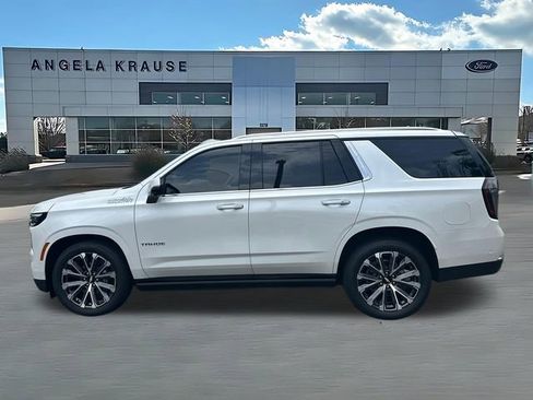 Used 2025 Chevrolet Tahoe High Country AWD/4WD image 4