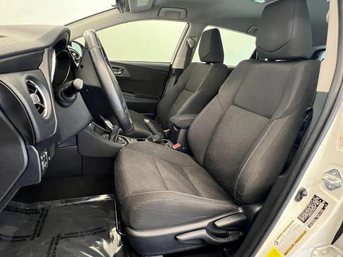 Used 2018 Toyota Corolla iM image 8