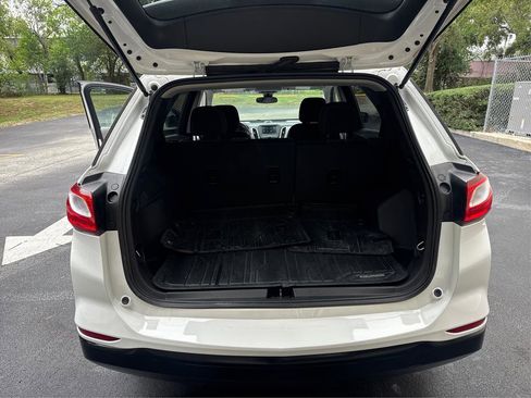 Used 2021 Chevrolet Equinox LS w/ LS Convenience Package image 11