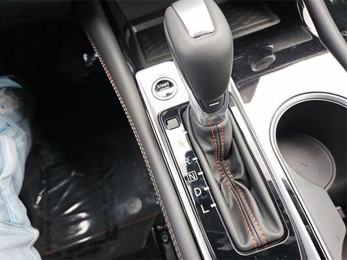 Used 2025 Nissan Altima 2.5 SR w/ SR Premium Package image 19