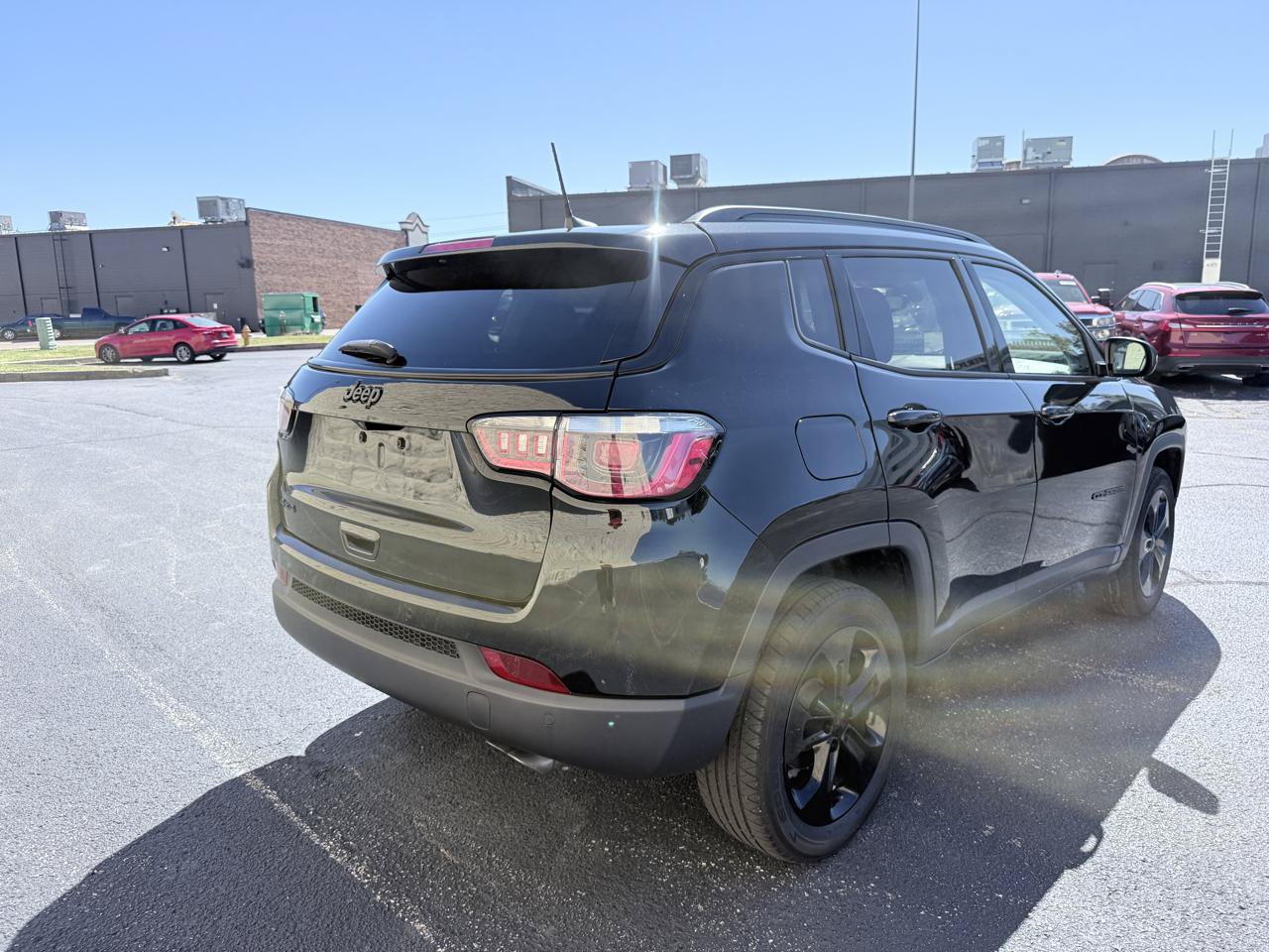 Used 2018 Jeep Compass Latitude w/ Popular Equipment Group AWD/4WD image 5