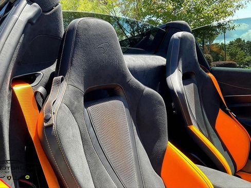 Used 2024 McLaren 750S Spider image 27