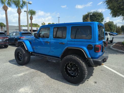 Used 2022 Jeep Wrangler Unlimited Rubicon w/ Xtreme Recon 35" Tire Package AWD/4WD image 9