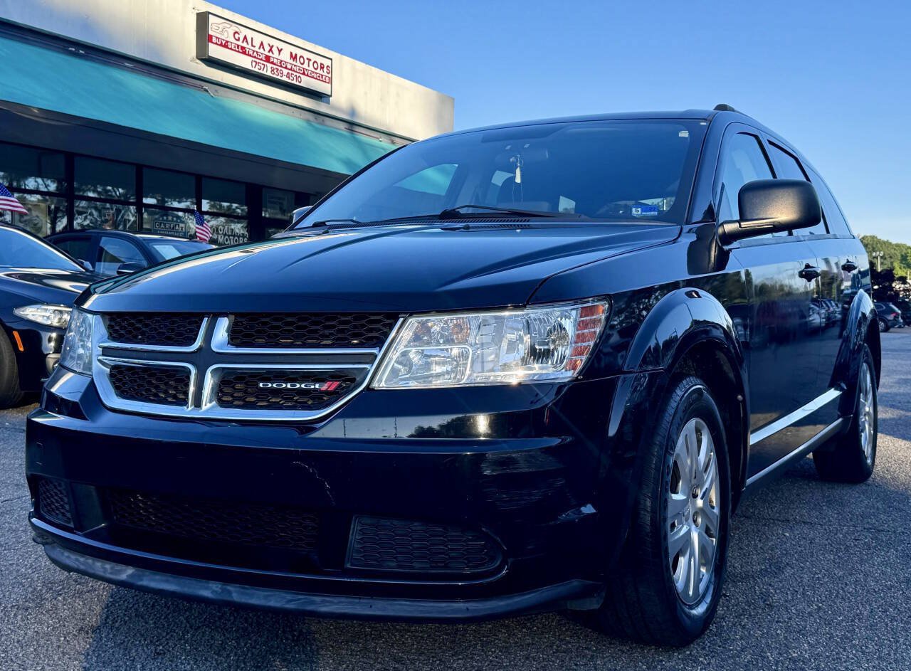 Used 2017 Dodge Journey SE FWD image 1