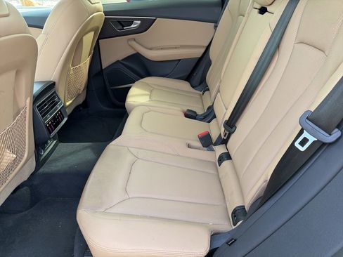 Used 2023 Audi Q8 Premium Plus w/ Premium Plus Package image 12