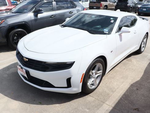Used 2023 Chevrolet Camaro LT image 5