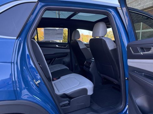 New 2025 Volkswagen Atlas Cross Sport SEL image 38
