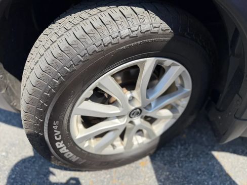 Used 2020 Nissan Rogue FWD image 19