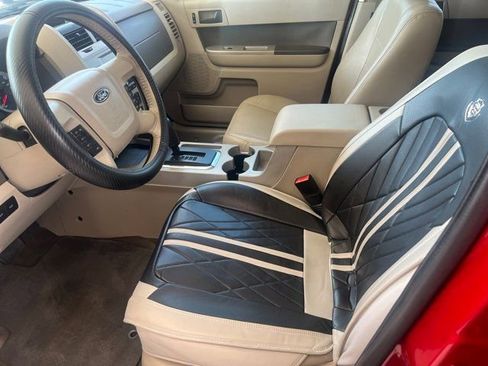 Used 2010 Ford Escape XLT image 5