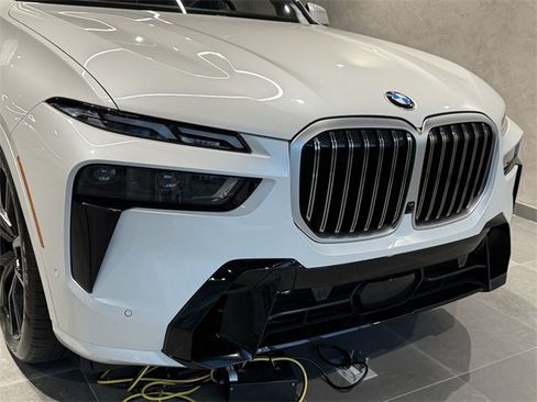 Certified 2024 BMW X7 xDrive40i w/ M Sport Package image 8
