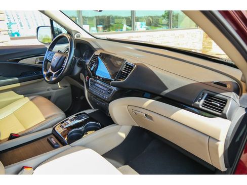 Used 2022 Honda Pilot Touring image 14