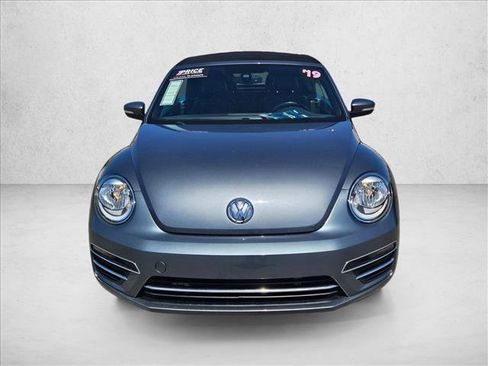 Used 2019 Volkswagen Beetle 2.0T SE FWD image 2