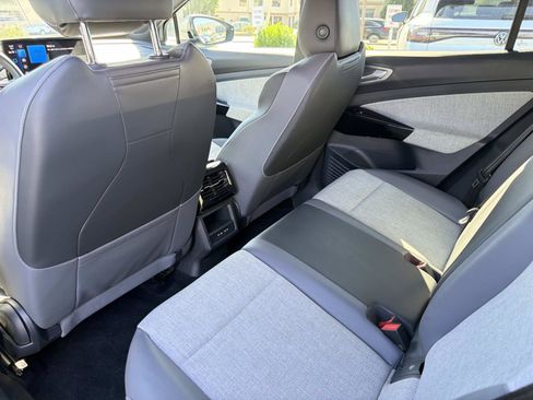 Certified 2023 Volkswagen ID.4 Pro RWD image 9