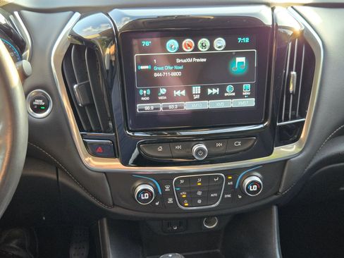 Used 2018 Chevrolet Traverse LT FWD image 31