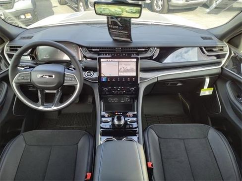 New 2022 Jeep Grand Cherokee Trailhawk w/ Advanced Protech Group II image 16