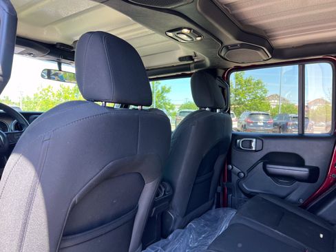 Used 2021 Jeep Gladiator Sport AWD/4WD image 23