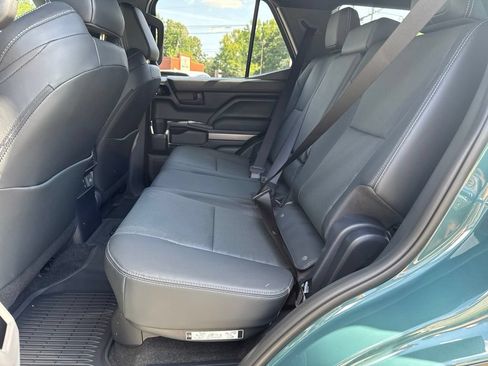 Certified 2026 Toyota 4Runner TRD Off-Road Premium AWD/4WD image 19