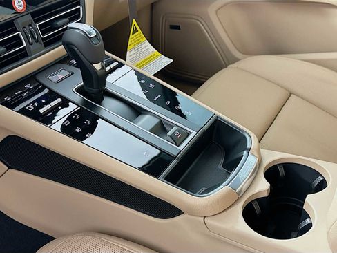 New 2026 Porsche Macan image 20