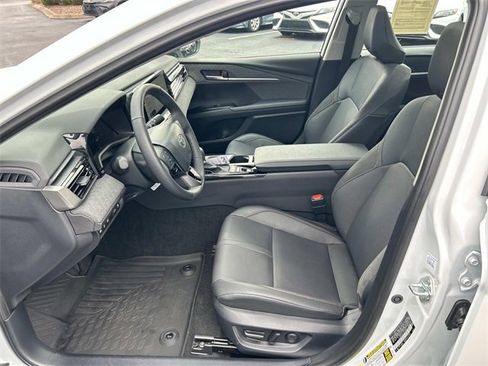 Used 2025 Toyota Camry XLE image 20
