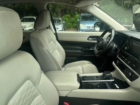 Used 2022 Nissan Pathfinder SV AWD/4WD image 3