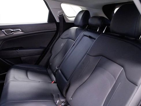 Used 2023 Kia Sportage EX w/ EX Premium Package image 17