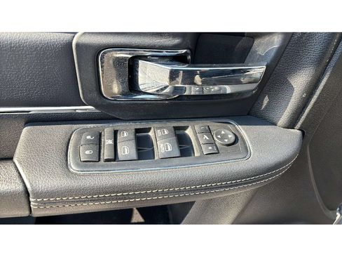 Used 2017 RAM 1500 Laramie w/ Convenience Group AWD/4WD image 18