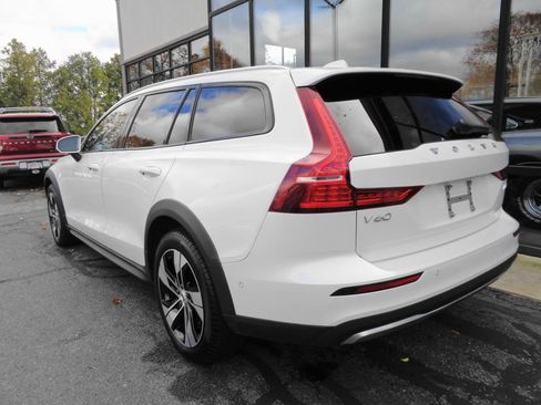 Used 2024 Volvo V60 B5 Cross Country Plus AWD/4WD image 7