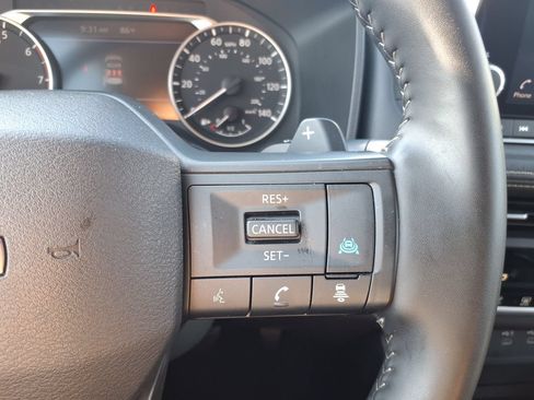 Used 2025 Nissan Rogue SV FWD image 24