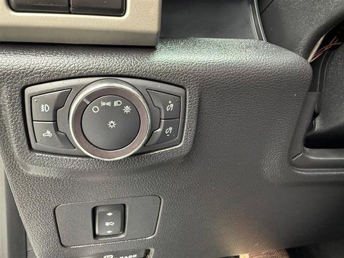 Used 2019 Ford F250 Lariat w/ Lariat Value Package image 30