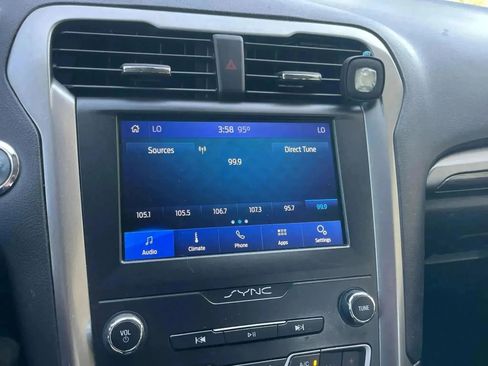 Used 2020 Ford Fusion SEL image 10