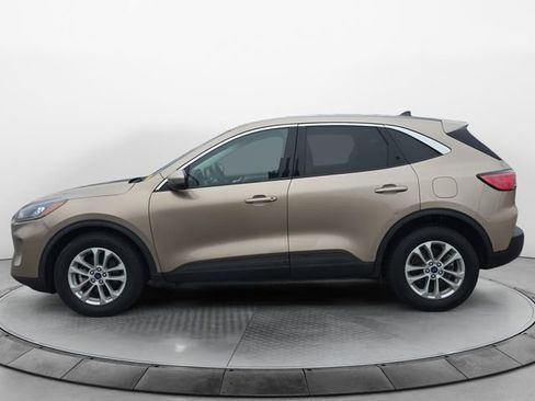 Used 2021 Ford Escape SE image 2