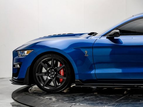 Used 2021 Ford Mustang Shelby GT500 w/ Carbon Fiber Track Pack image 6