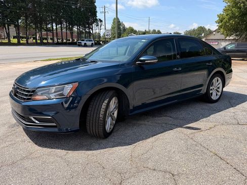 Used 2019 Volkswagen Passat 2.0T Wolfsburg w/ Wheels & Sunroof Package FWD image 2