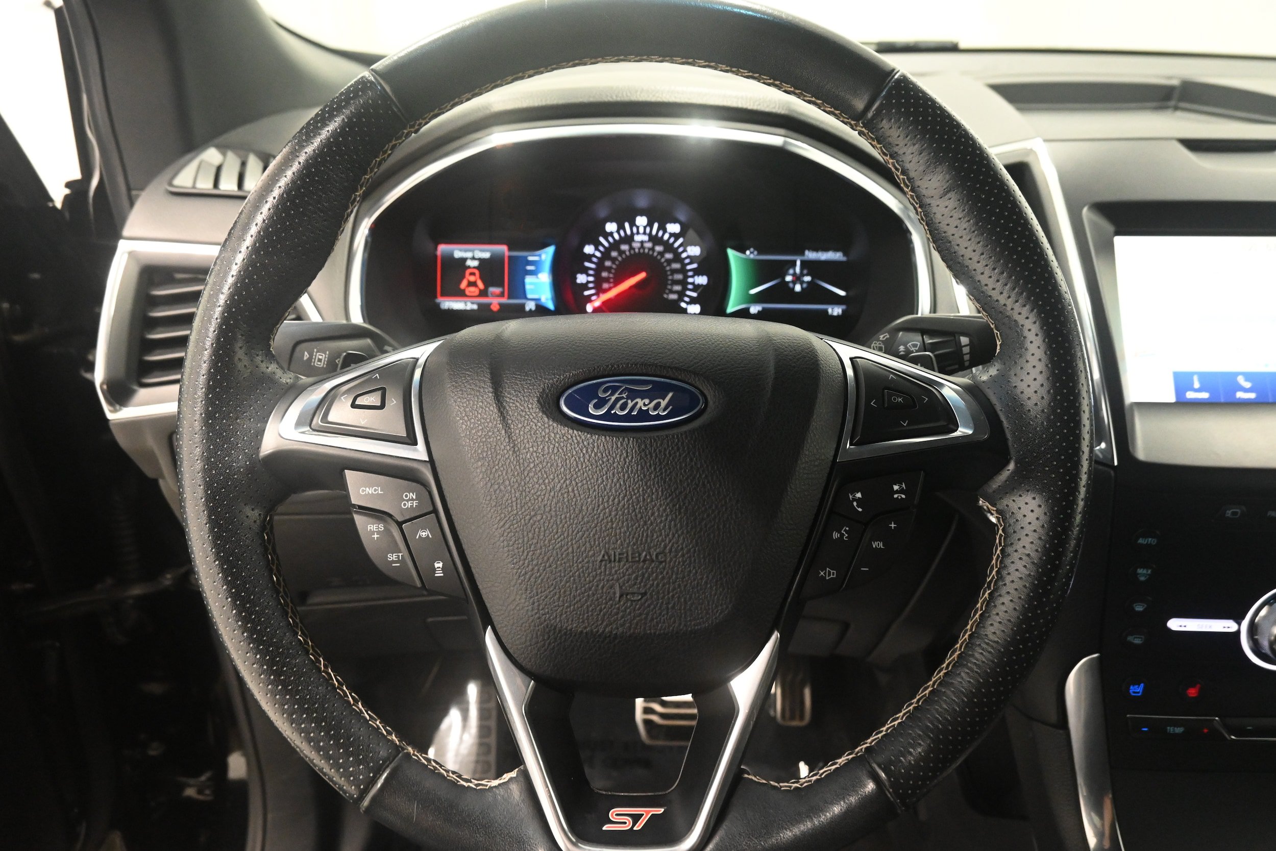 Used 2020 Ford Edge ST w/ Equipment Group 401A AWD/4WD image 9