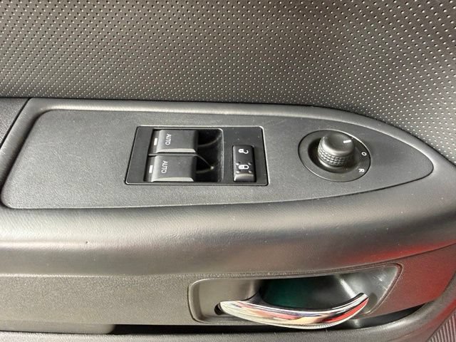Used 2014 Dodge Challenger R/T RWD image 13