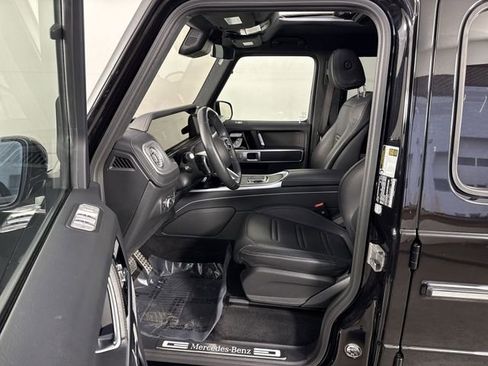 Used 2025 Mercedes-Benz G 550 image 4